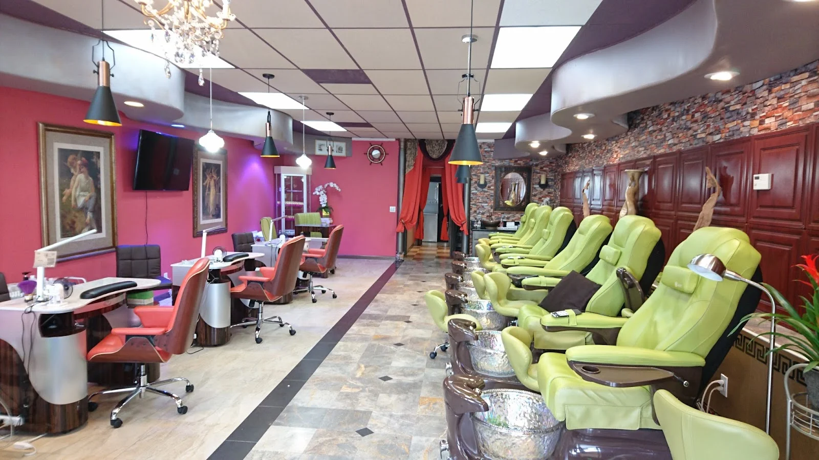 U Nails & Spa — Nail Salons