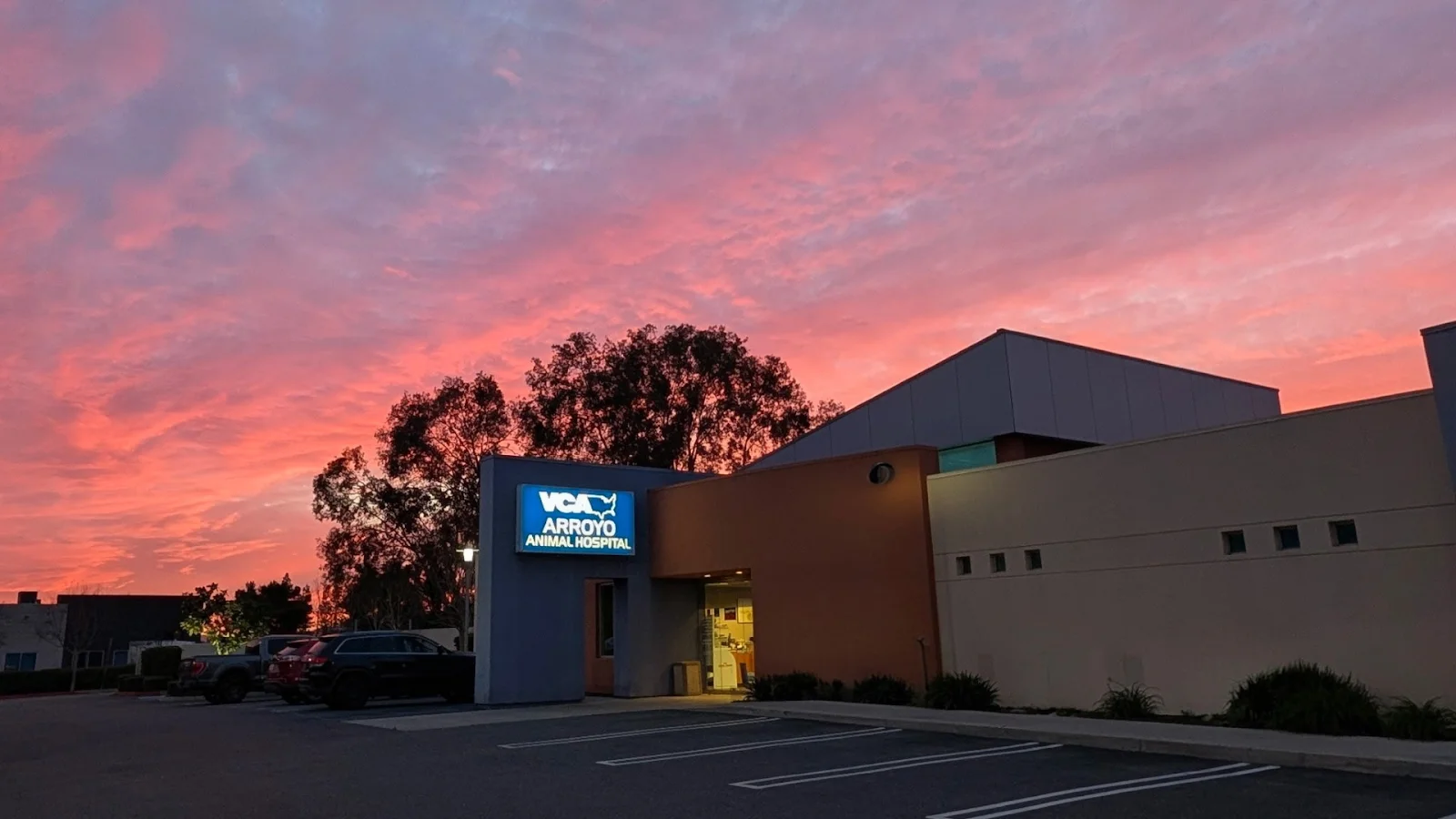 VCA Arroyo Animal Hospital — Veterinary & Animal Hospitals in Lake Forest, CA