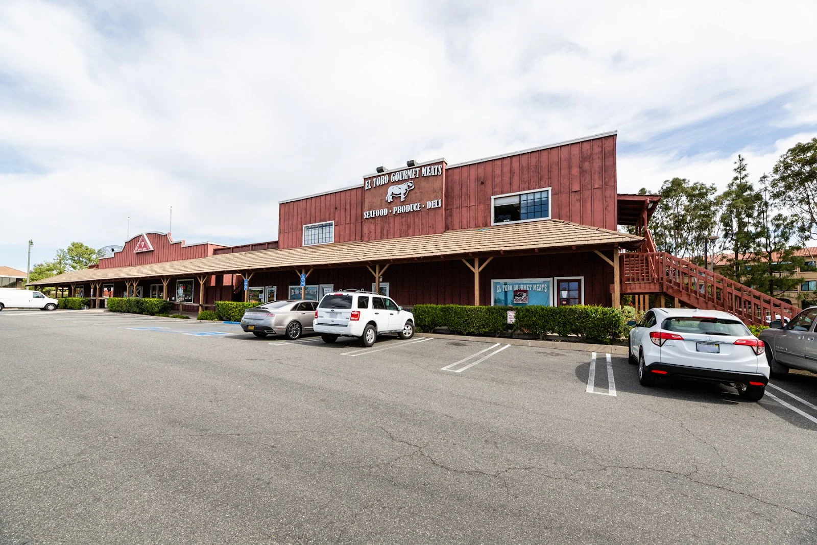El Toro Gourmet Meats — Burgers, Sandwiches & Delis in Lake Forest, CA